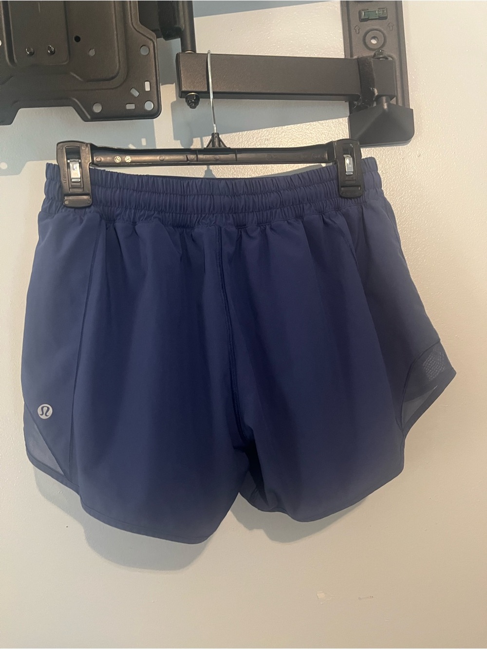 lululemon athletica Navy Athletic Running Shorts / size 8 tall - Picture 2 of 2